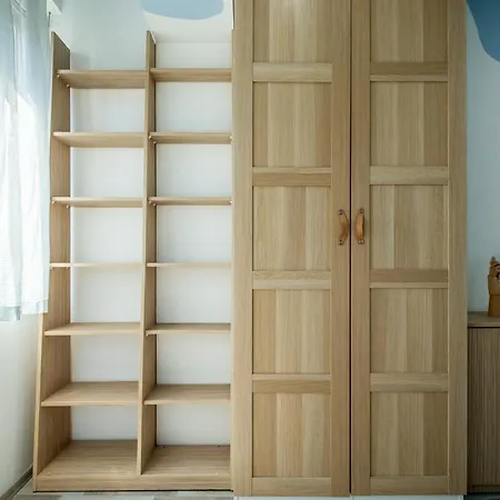 Family-friendly Place Steps From Mall Of Apartman