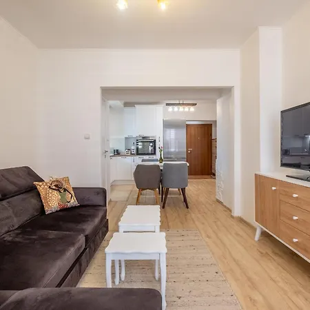 Διαμέρισμα Family-friendly Place Steps From Mall Of