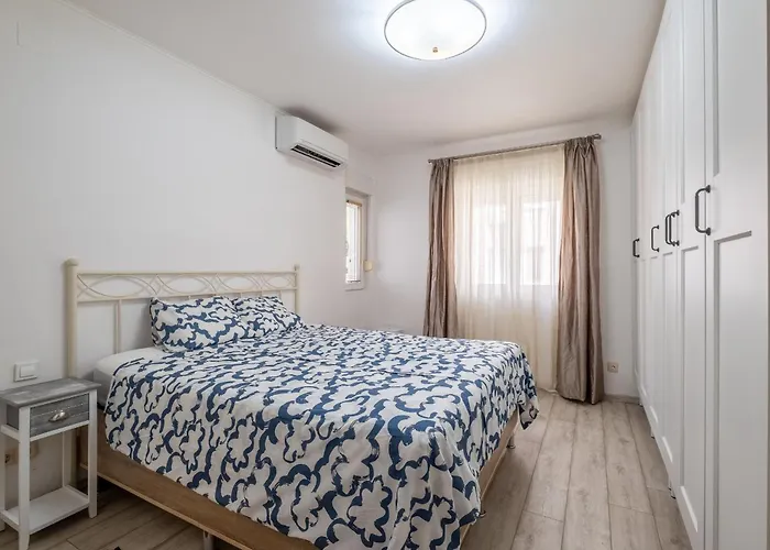 Family-friendly Place Steps From Mall Of Lejlighed *