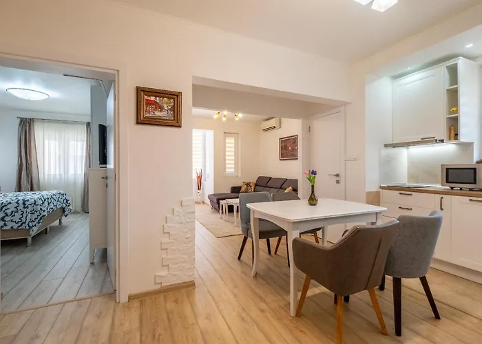 Family-friendly Place Steps From Mall Of アパート ソフィア