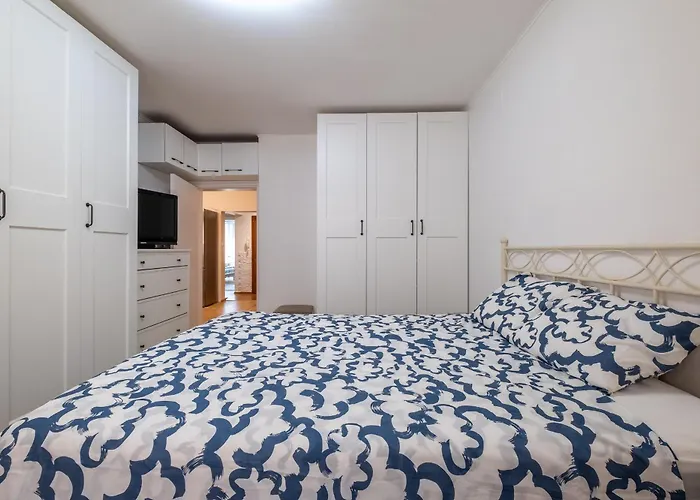 Family-friendly Place Steps From Mall Of アパート ソフィア