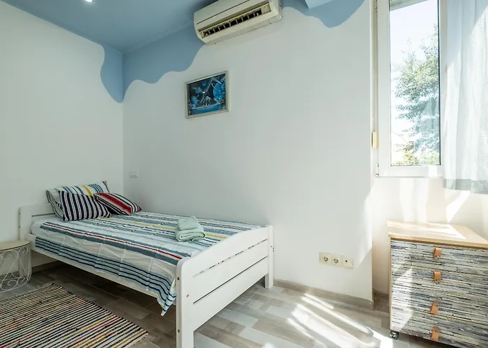 Family-friendly Place Steps From Mall Of ソフィア