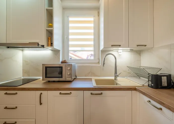 Lejlighed Family-friendly Place Steps From Mall Of *